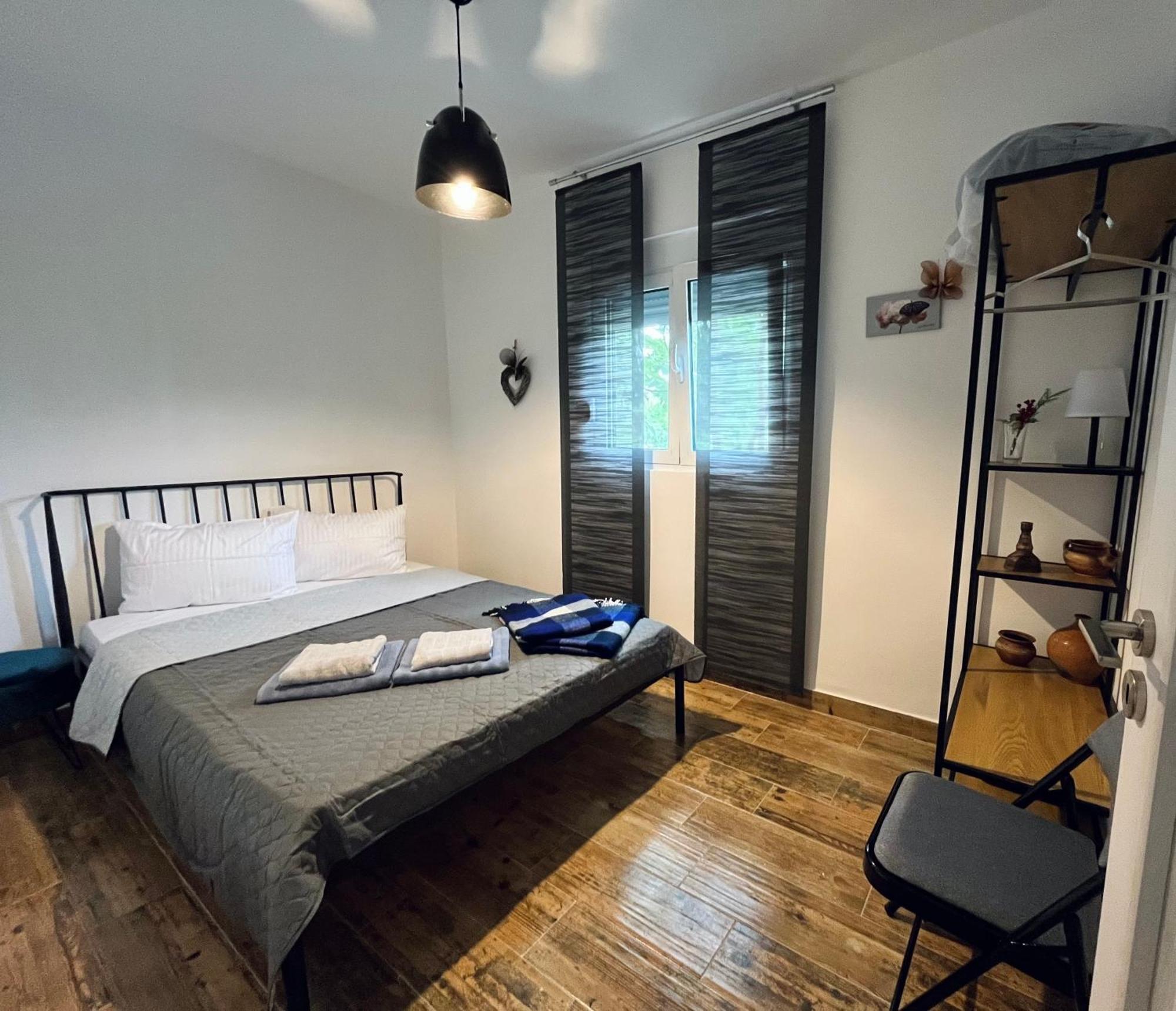 Mdm House Apartment Sutomore Luaran gambar